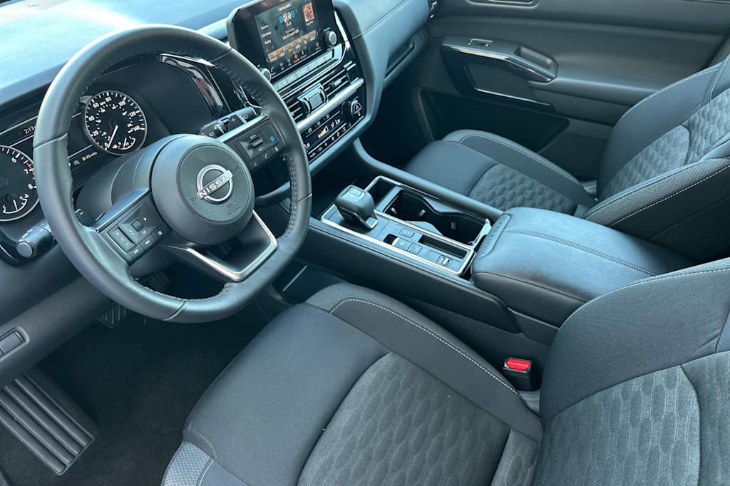 Thumbnail: 2024 Nissan Pathfinder - 8