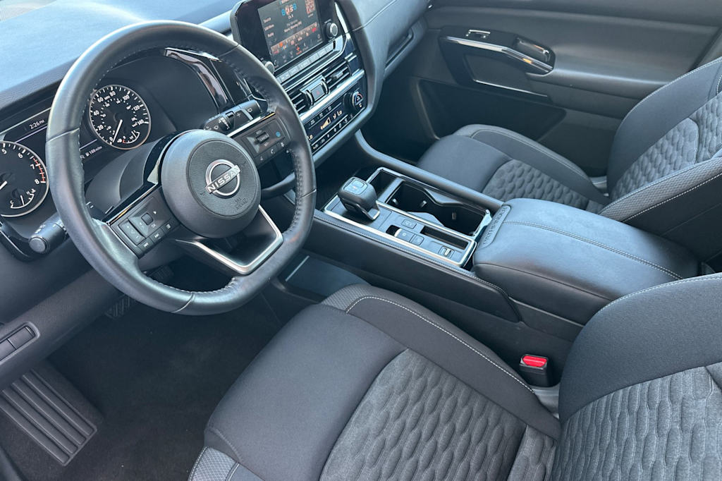 Thumbnail: 2022 Nissan Pathfinder - 9