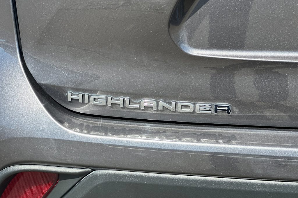 Thumbnail: 2021 Toyota Highlander - 7