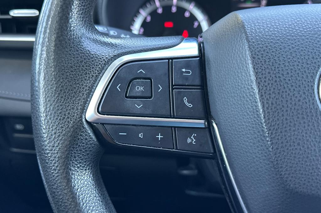 Thumbnail: 2021 Toyota Highlander - 30