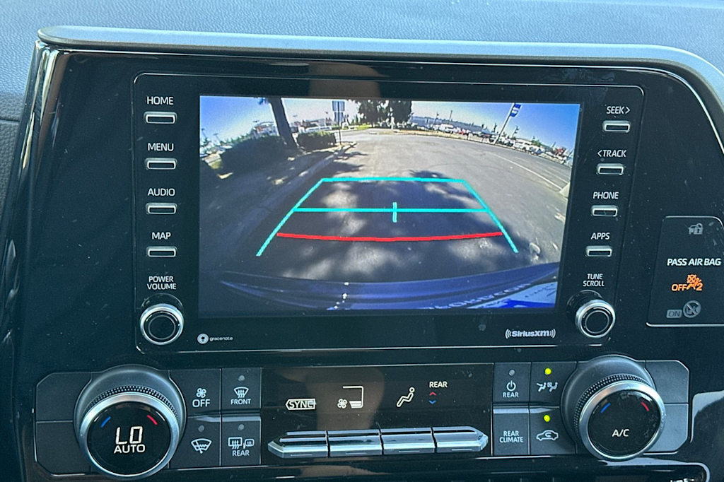Thumbnail: 2021 Toyota Highlander - 25