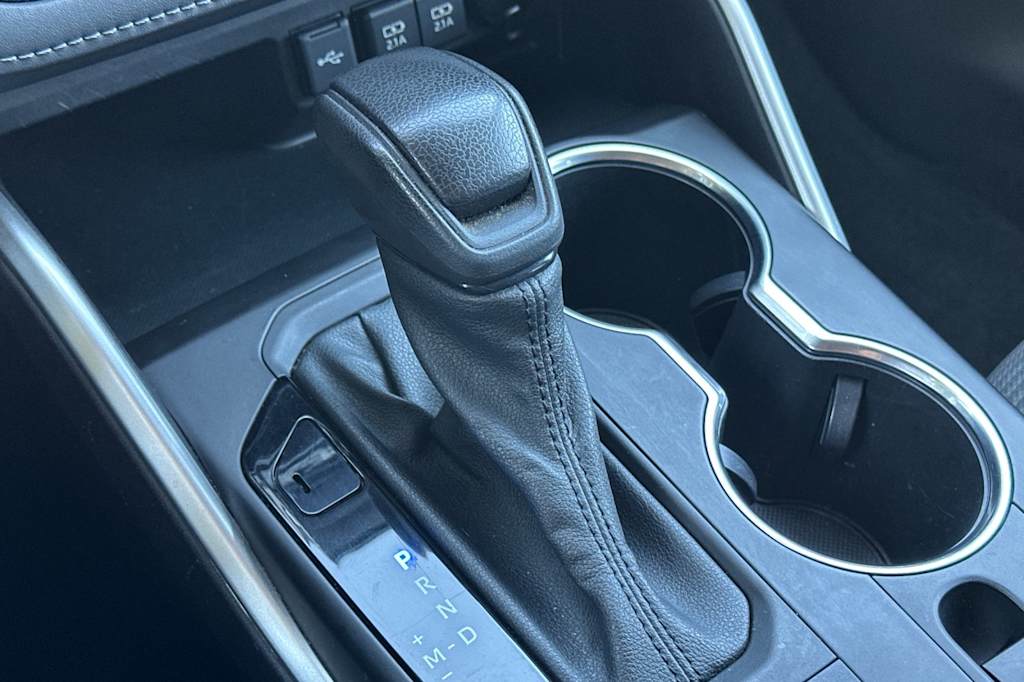 Thumbnail: 2021 Toyota Highlander - 15