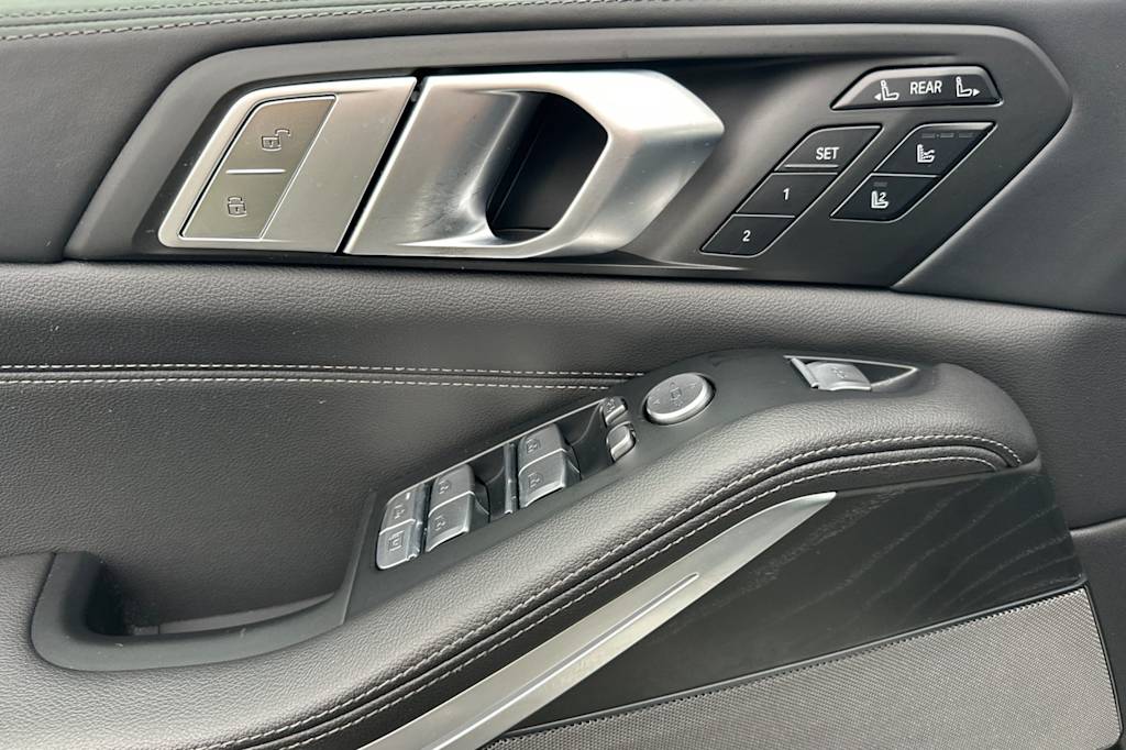 Thumbnail: 2021 BMW X7 - 20