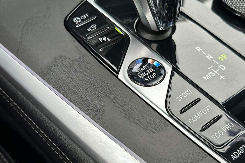 Thumbnail: 2021 BMW X7 - 7