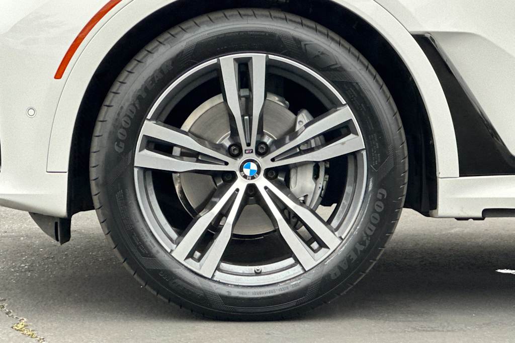 Thumbnail: 2021 BMW X7 - 8