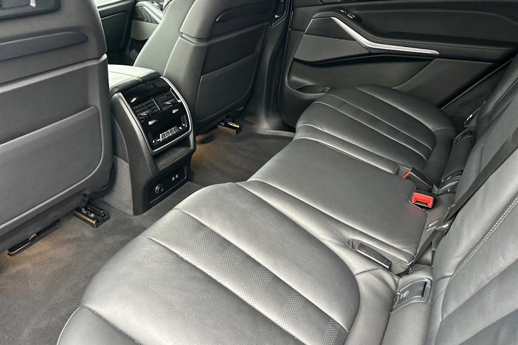 Thumbnail: 2021 BMW X7 - 10