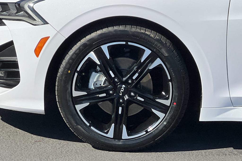 Thumbnail: 2022 Kia K5 - 8
