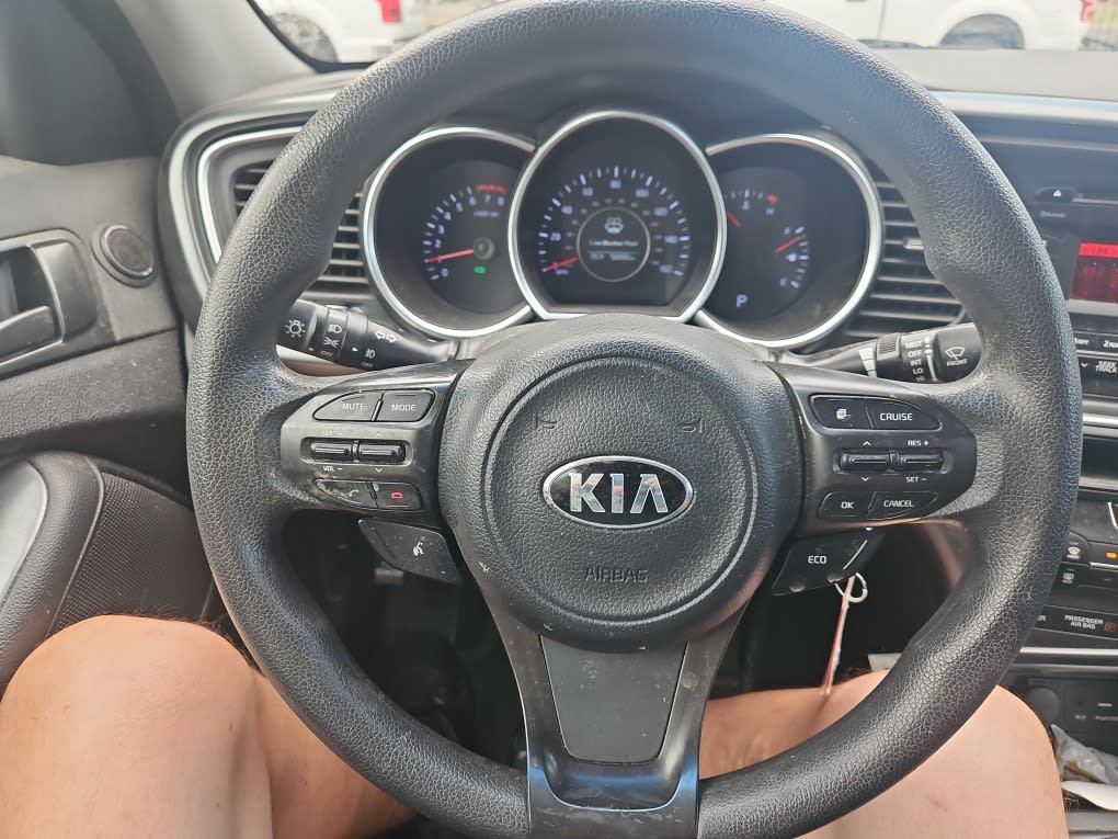 Thumbnail: 2015 Kia Optima - 11