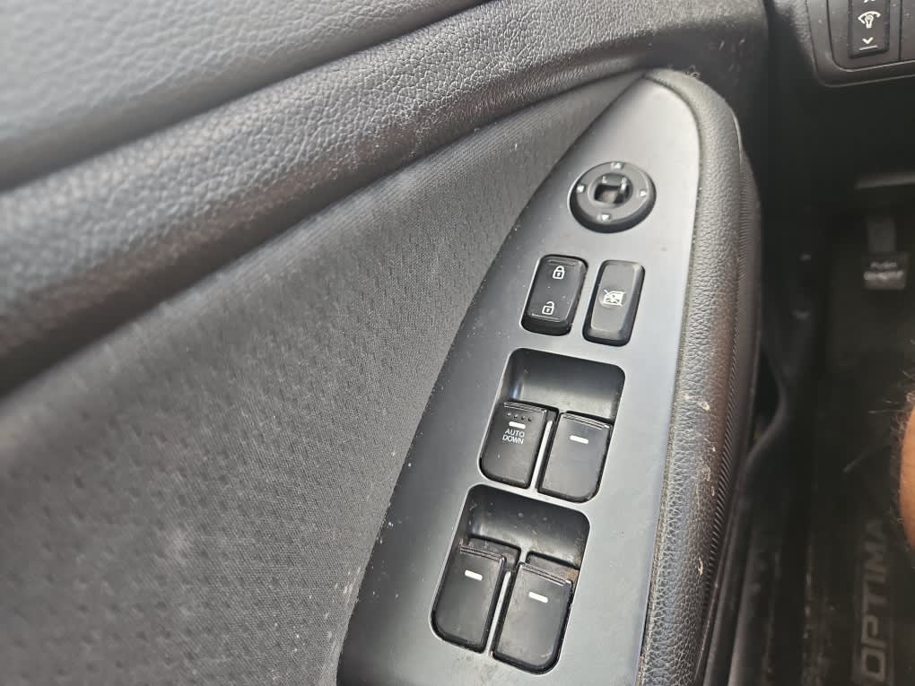 Thumbnail: 2015 Kia Optima - 20