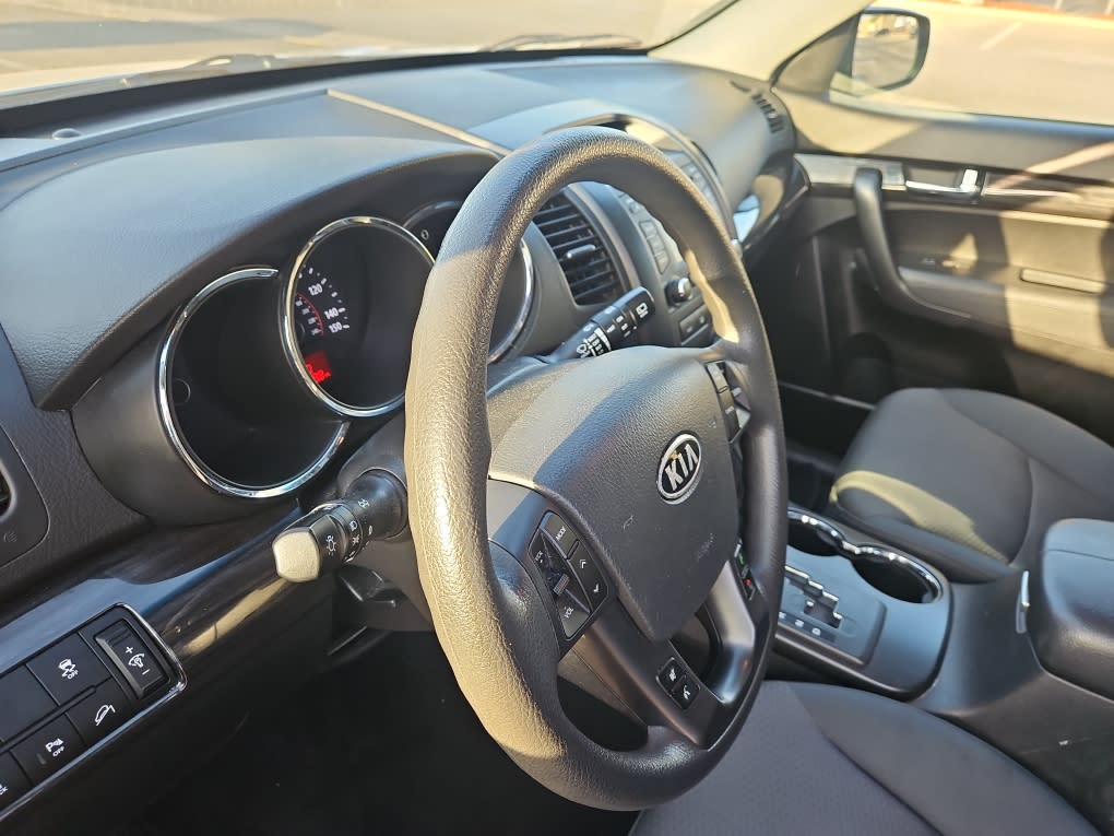 Thumbnail: 2013 Kia Sorento - 2