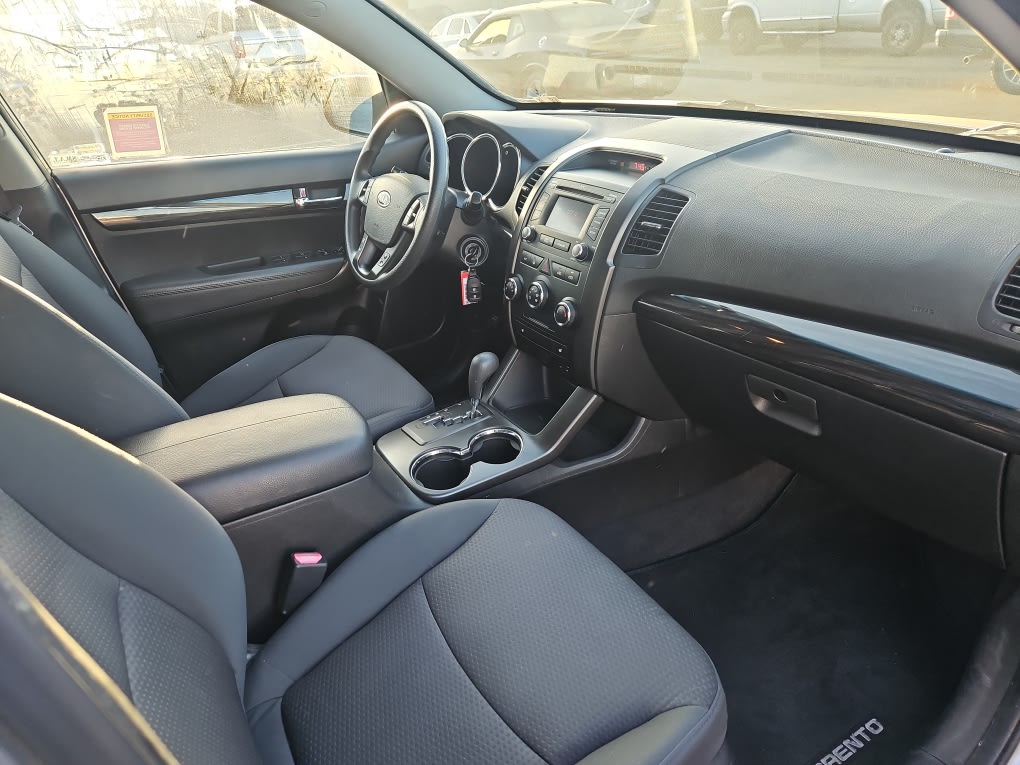 Thumbnail: 2013 Kia Sorento - 10