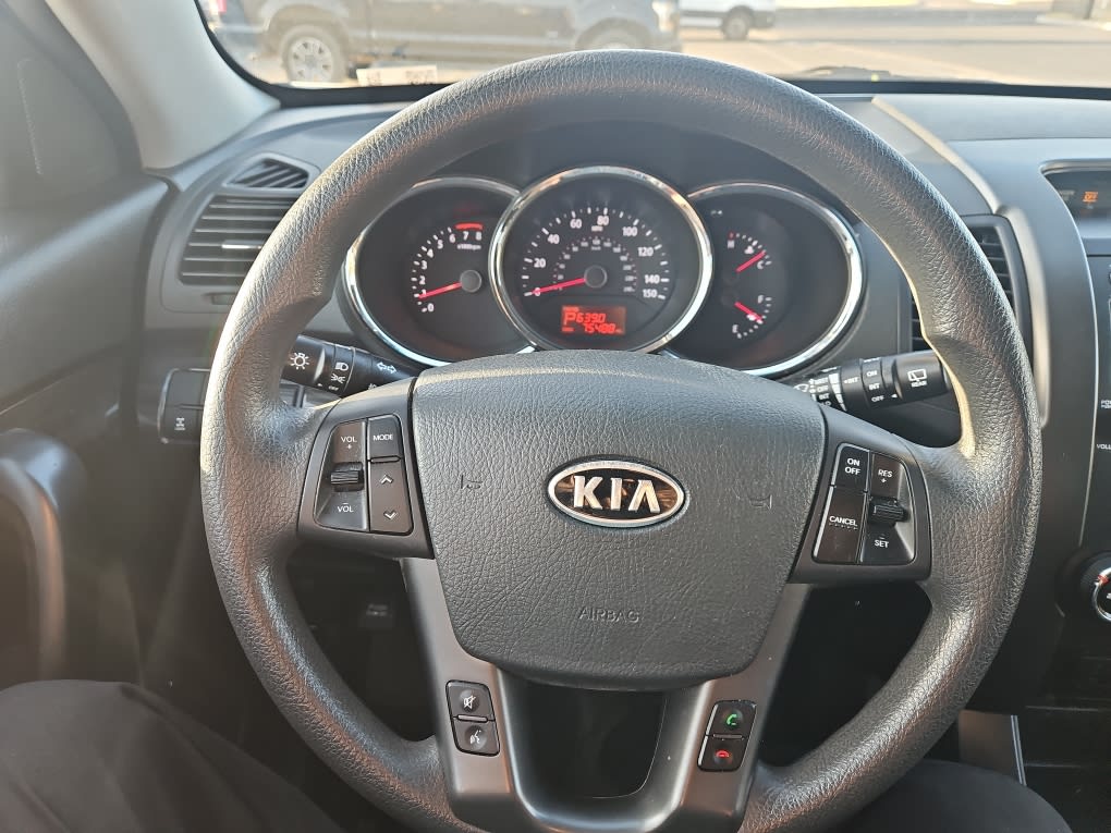 Thumbnail: 2013 Kia Sorento - 20
