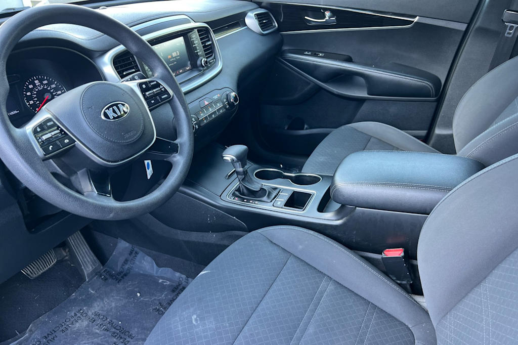 2020 Kia Sorento LX 9