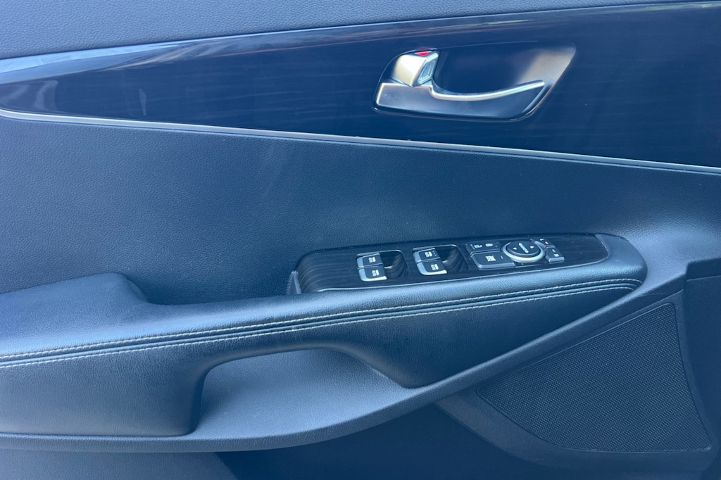 2020 Kia Sorento LX 22