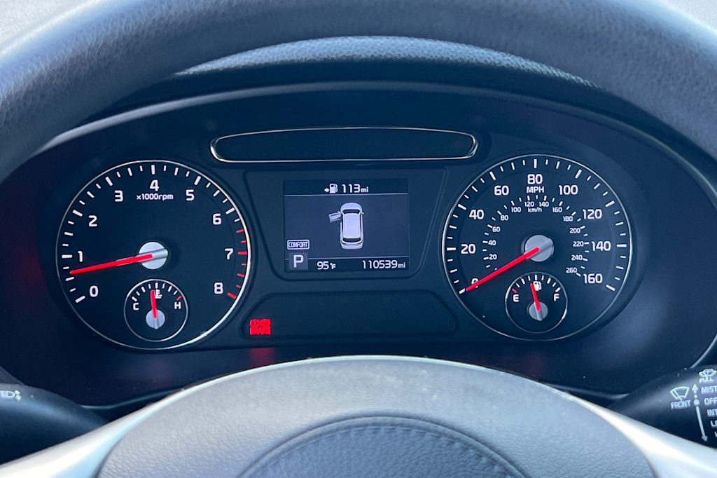 2020 Kia Sorento LX 16