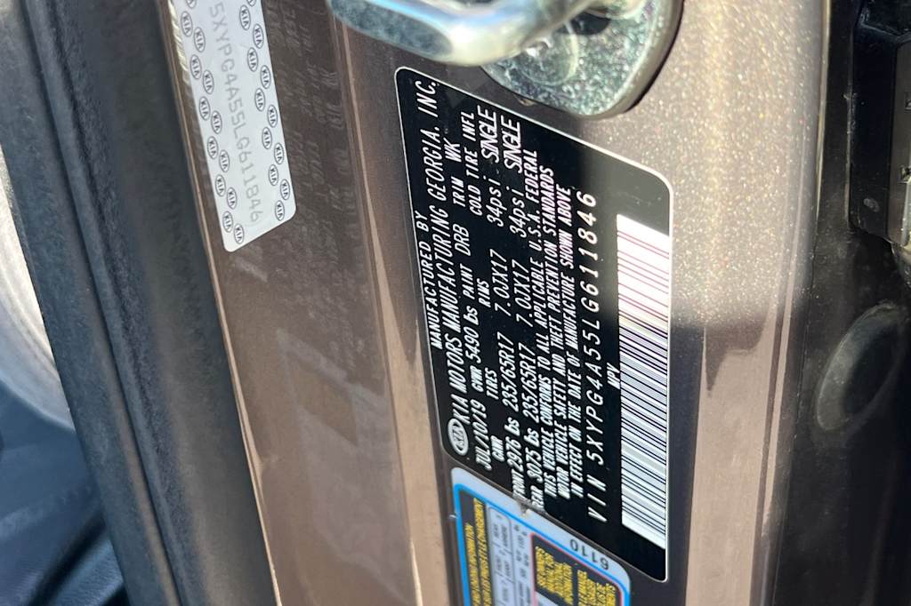 2020 Kia Sorento LX 18