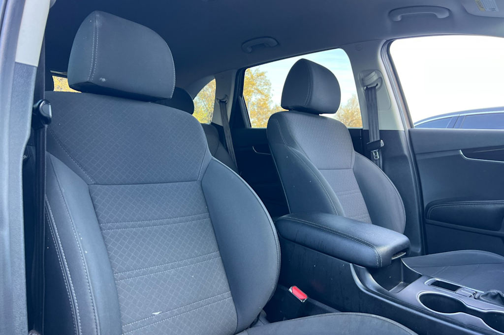 2020 Kia Sorento LX 10