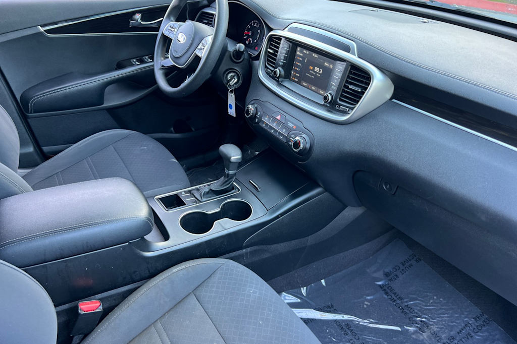 2020 Kia Sorento LX 13