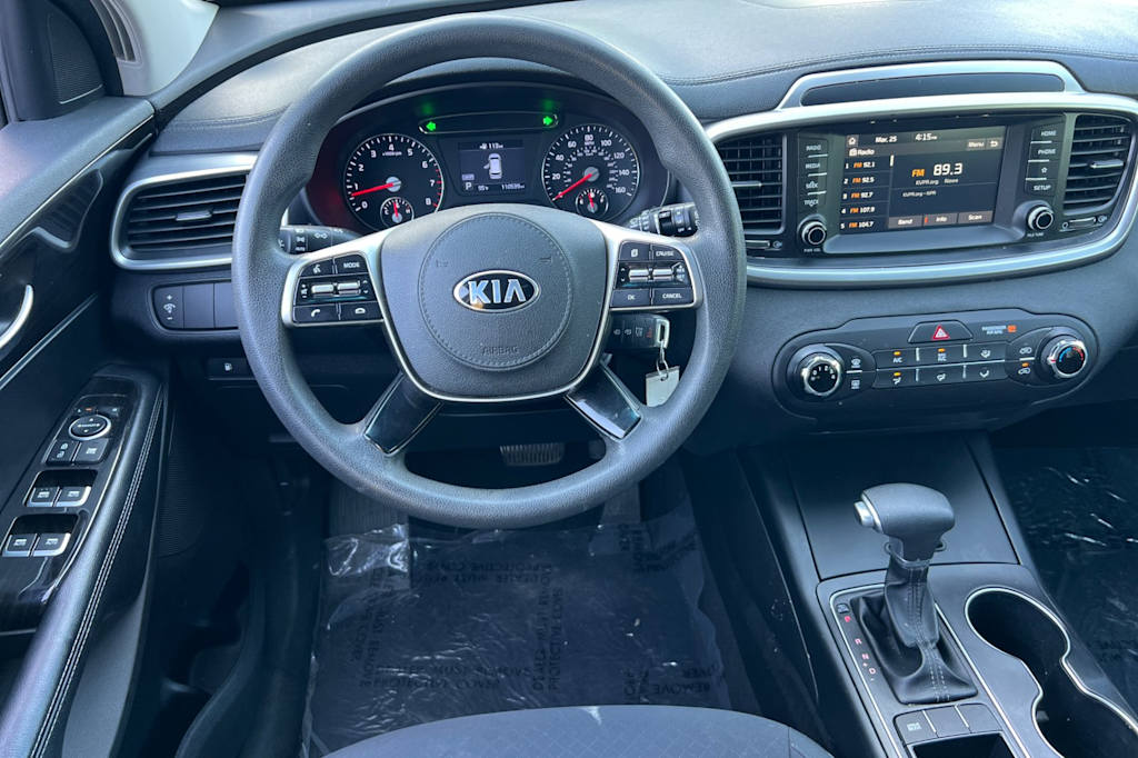 2020 Kia Sorento LX 12