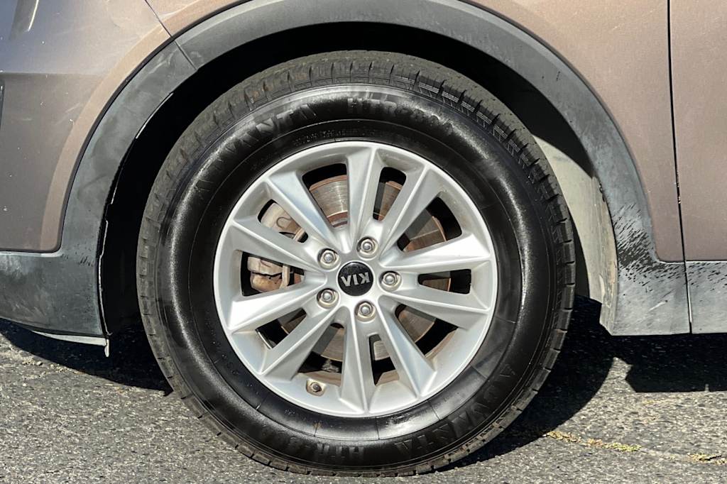 2020 Kia Sorento LX 8