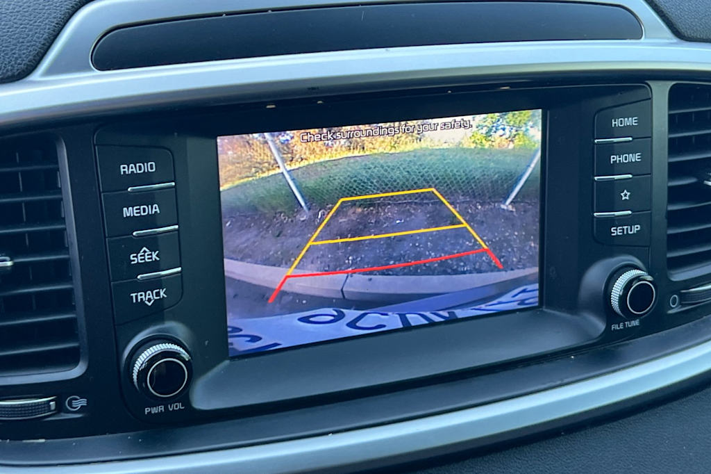 2020 Kia Sorento LX 25