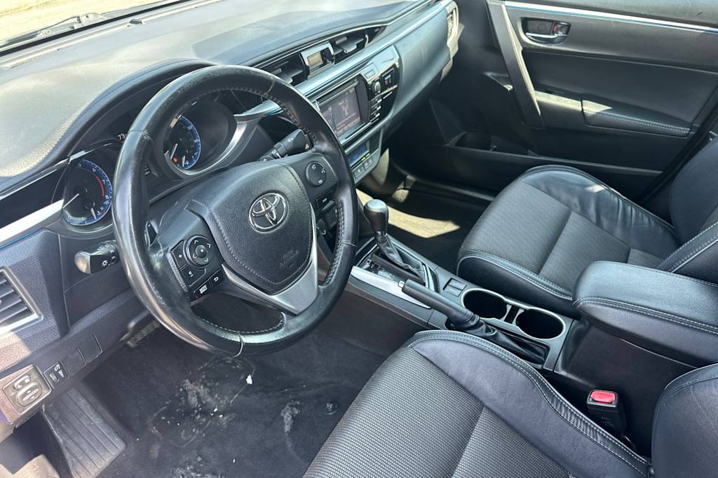 Thumbnail: 2015 Toyota Corolla - 9