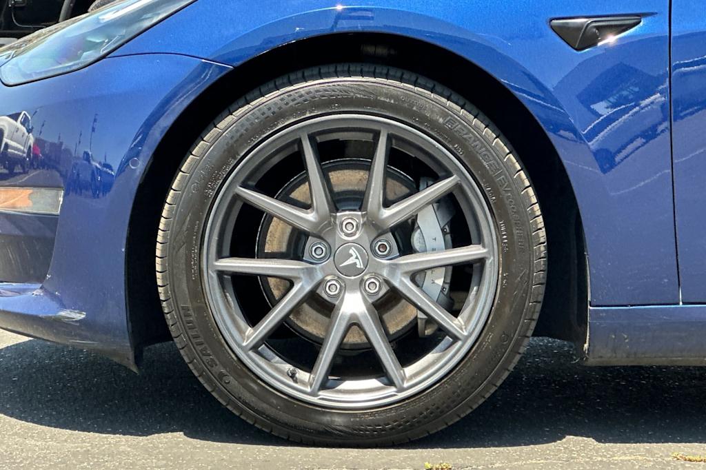 Thumbnail: 2022 Tesla Model 3 - 8