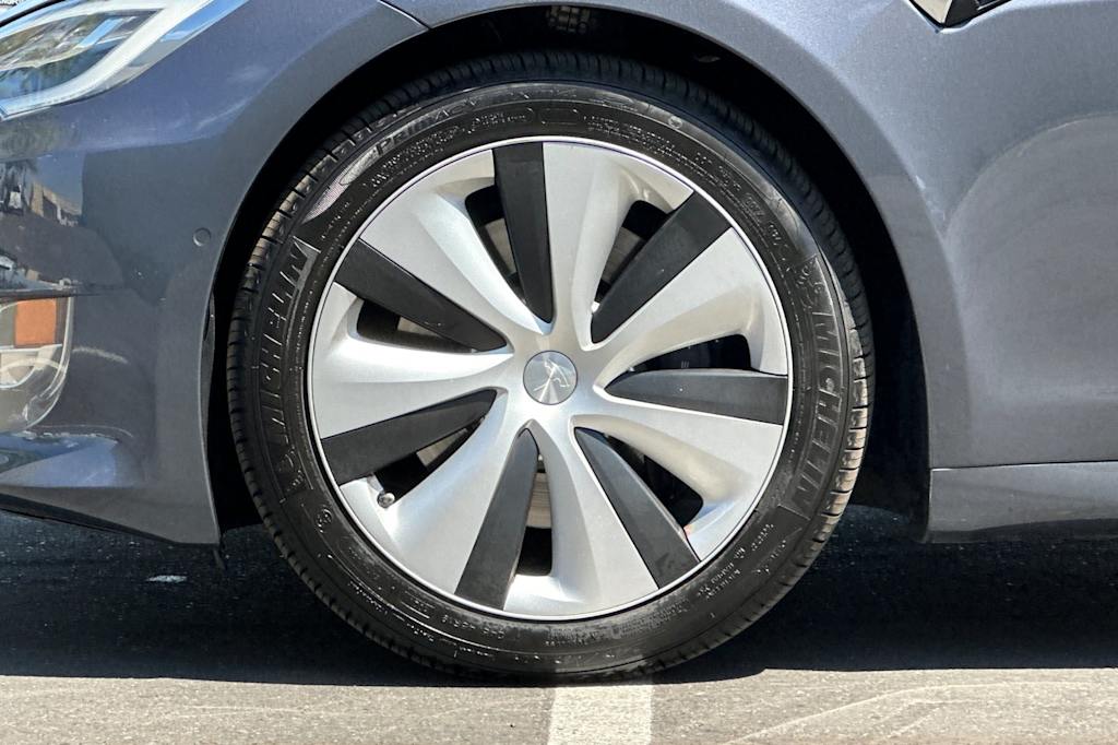 Thumbnail: 2021 Tesla Model S - 8
