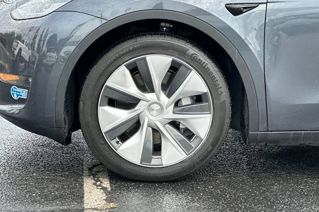 Thumbnail: 2021 Tesla Model Y - 8