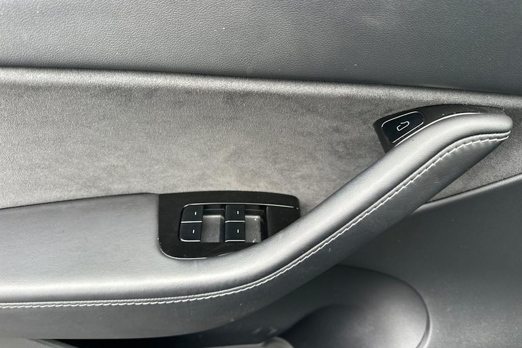 Thumbnail: 2021 Tesla Model Y - 19