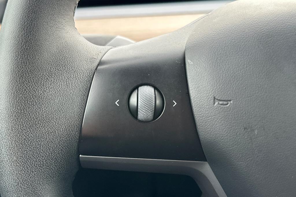 Thumbnail: 2021 Tesla Model Y - 25