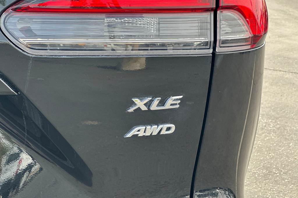 Thumbnail: 2023 Toyota Corolla Cross - 7