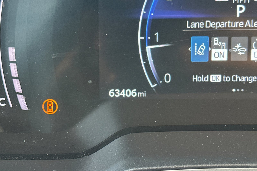 Thumbnail: 2023 Toyota Corolla Cross - 27