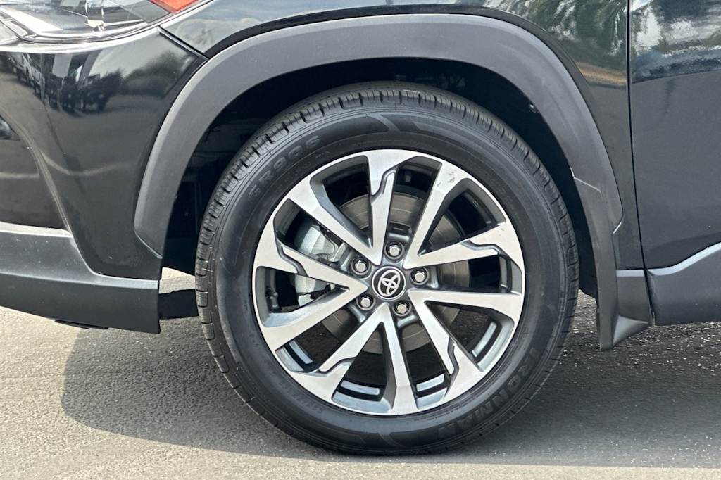 Thumbnail: 2023 Toyota Corolla Cross - 8