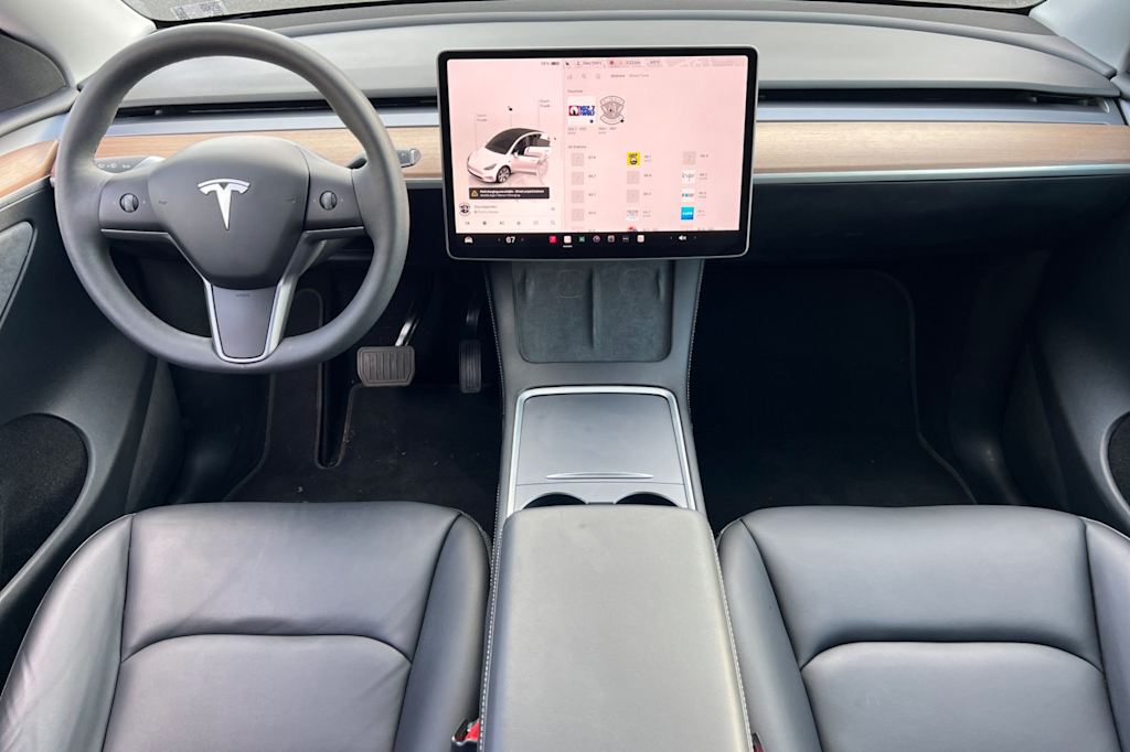 2024 Tesla Model Y Long Range 2