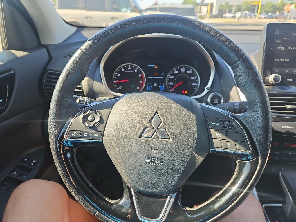 Thumbnail: 2024 Mitsubishi Eclipse Cross - 11