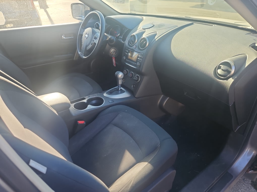 Thumbnail: 2013 Nissan Rogue - 8