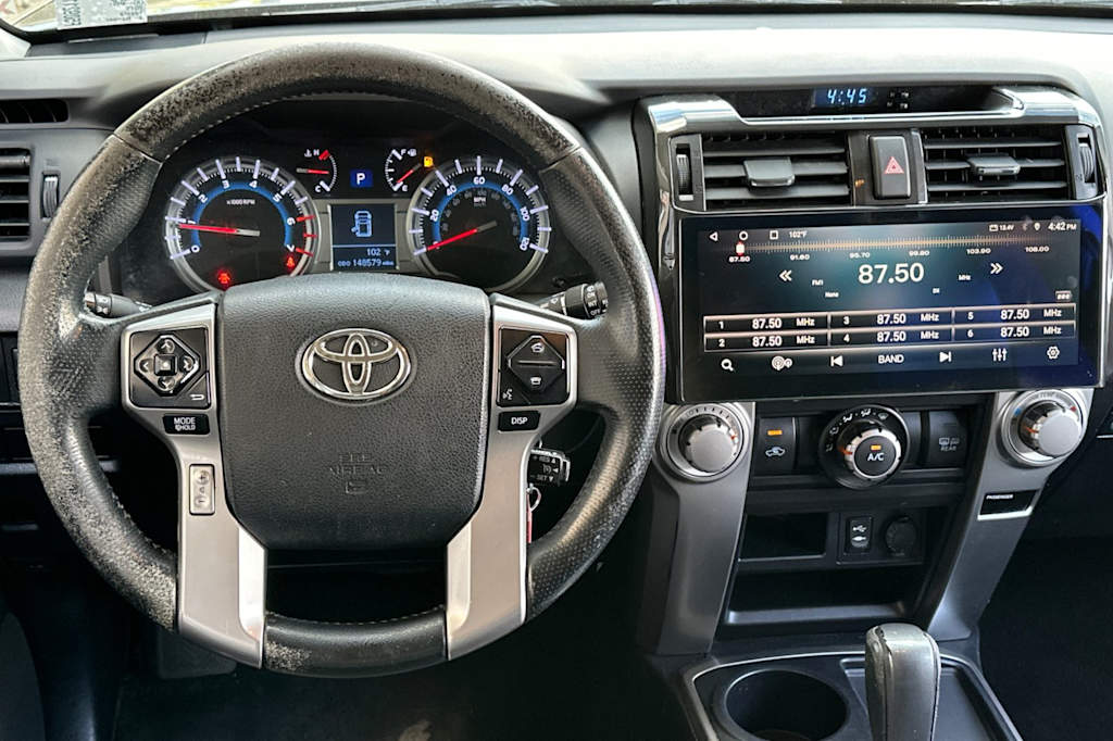 Thumbnail: 2015 Toyota 4Runner - 11