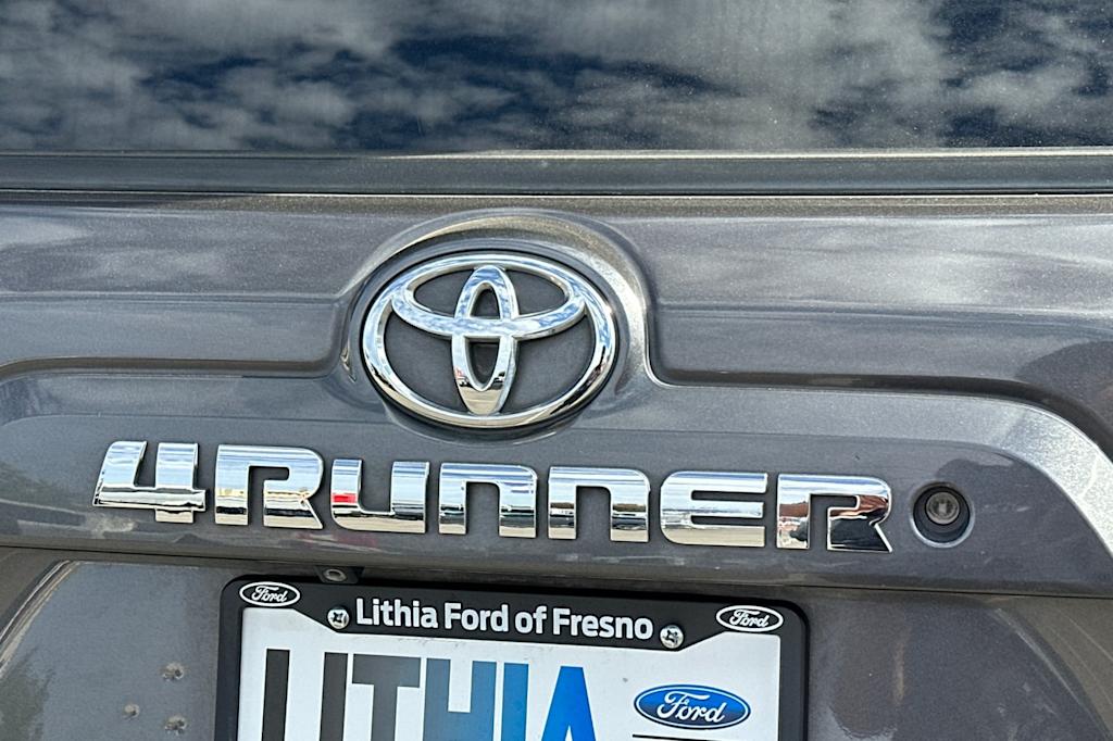Thumbnail: 2015 Toyota 4Runner - 7