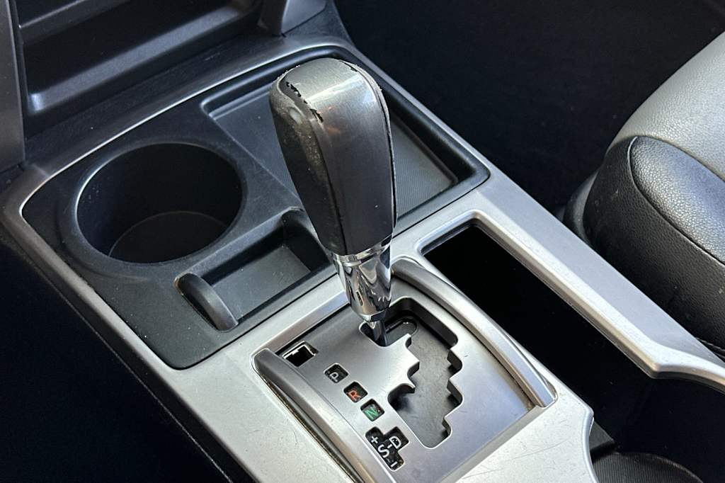 Thumbnail: 2015 Toyota 4Runner - 14