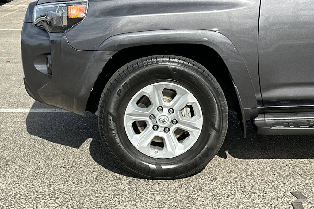 Thumbnail: 2015 Toyota 4Runner - 8