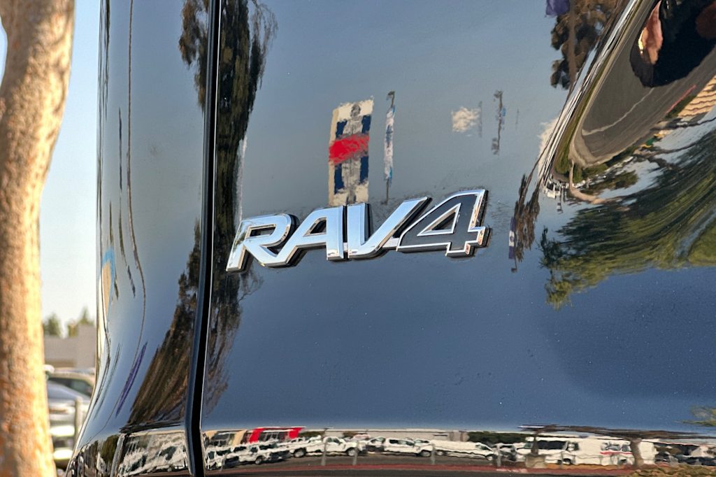 Thumbnail: 2025 Toyota RAV4 - 28