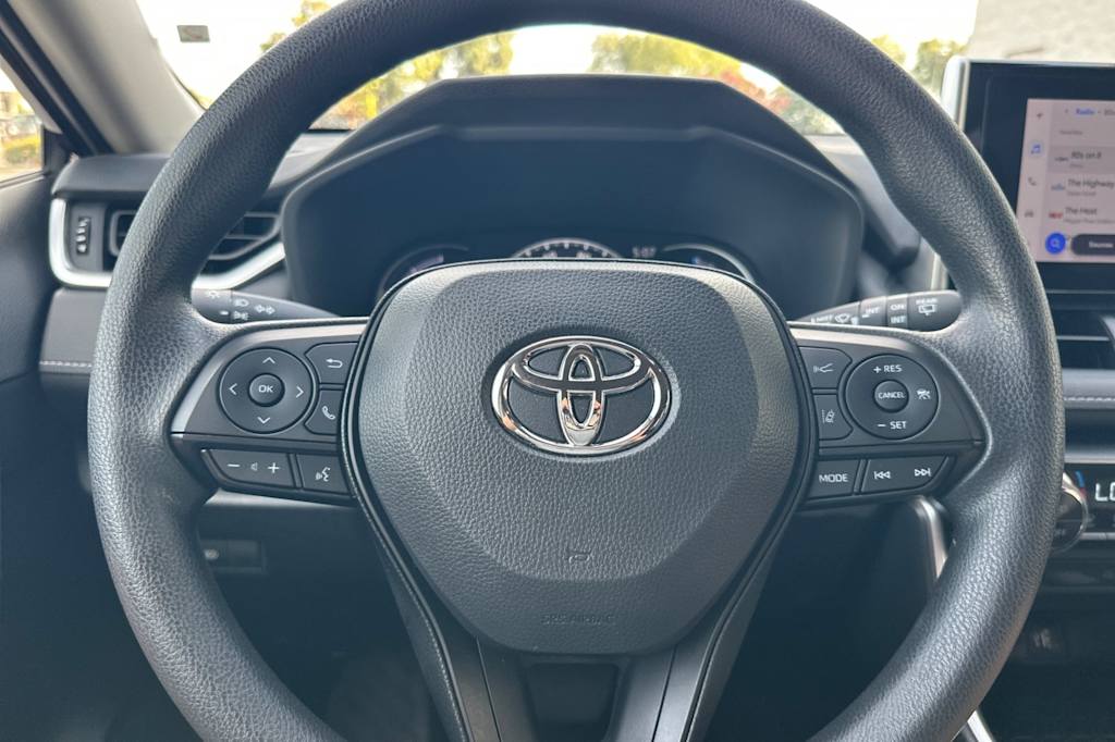 Thumbnail: 2025 Toyota RAV4 - 26