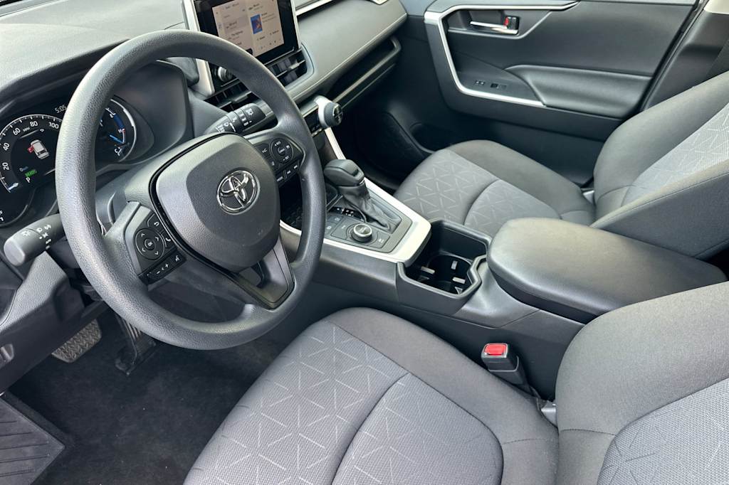 Thumbnail: 2025 Toyota RAV4 - 8