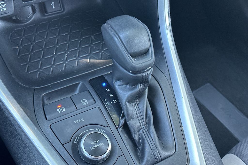Thumbnail: 2021 Toyota RAV4 - 13