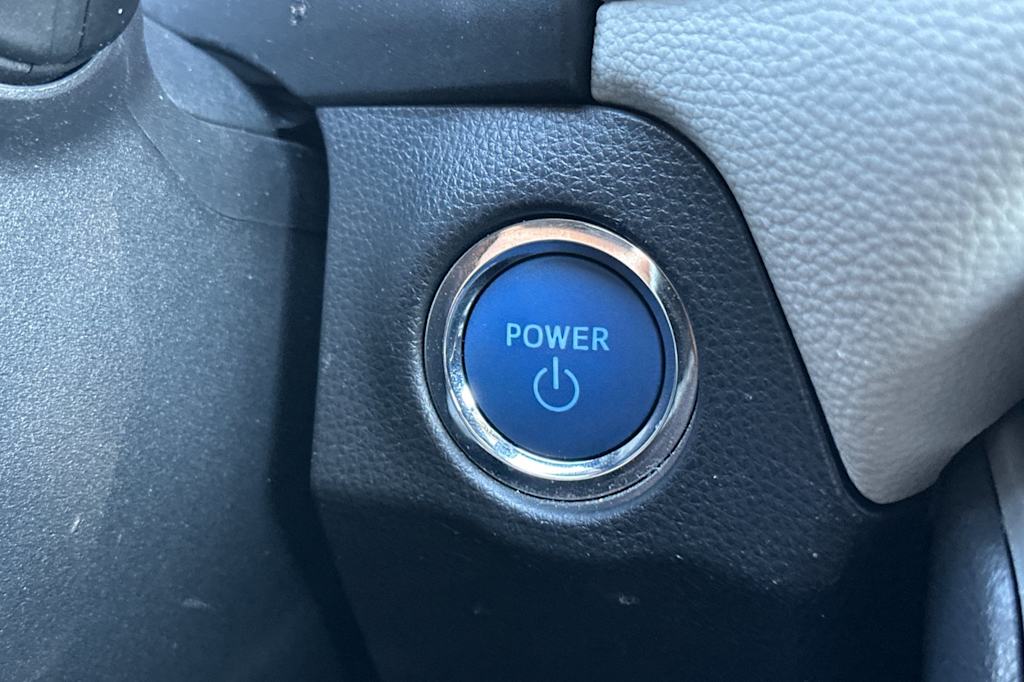 Thumbnail: 2021 Toyota RAV4 - 25