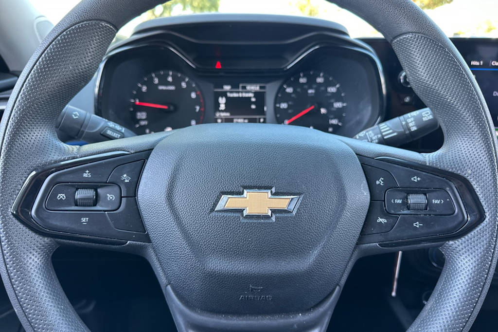 Thumbnail: 2025 Chevrolet Trax - 27