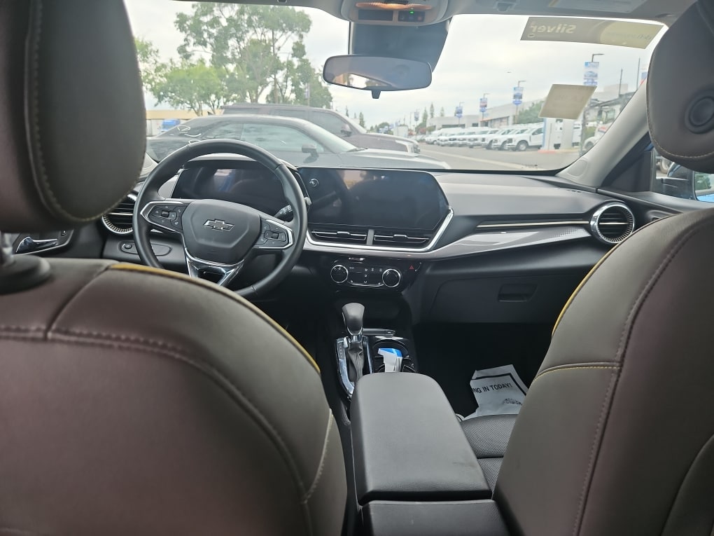 Thumbnail: 2025 Chevrolet Trax - 8