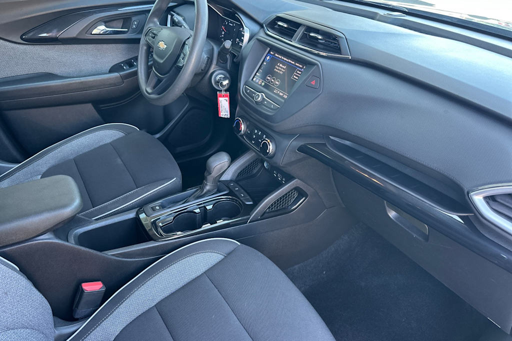 Thumbnail: 2023 Chevrolet TrailBlazer - 13