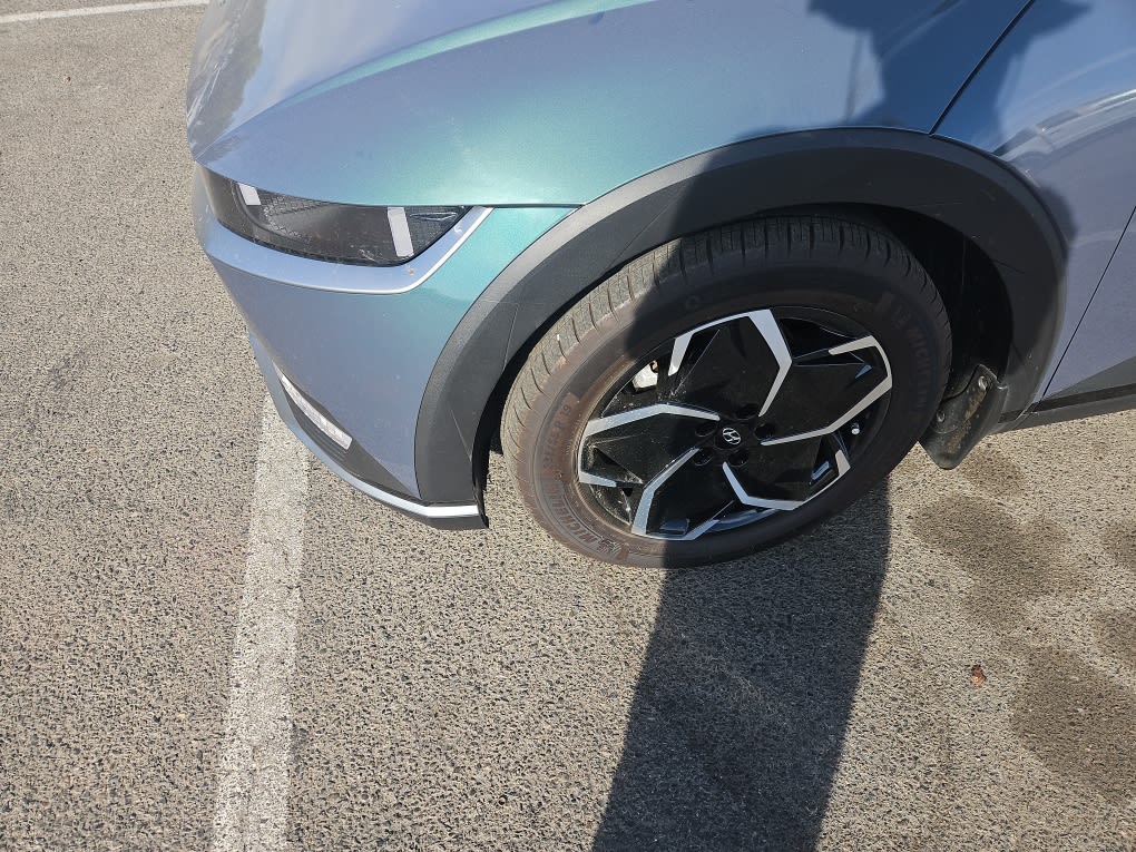 Thumbnail: 2023 Hyundai Ioniq 5 - 13